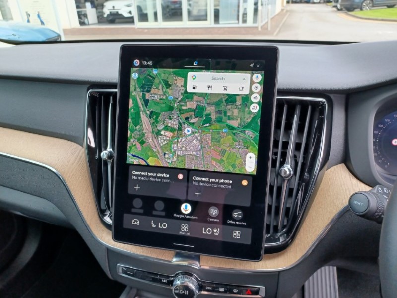 2025 (25) VOLVO XC60 2.0 B5P Plus Dark 5dr AWD Geartronic 5509436