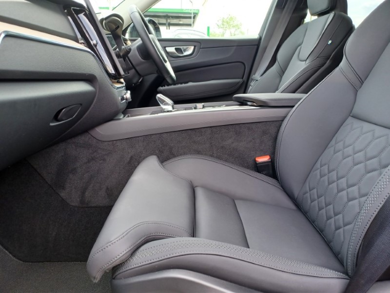 2025 (25) VOLVO XC60 2.0 B5P Plus Dark 5dr AWD Geartronic 5509569