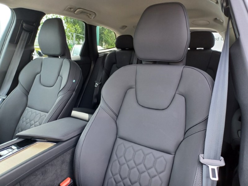 2025 (25) VOLVO XC60 2.0 B5P Plus Dark 5dr AWD Geartronic 5509570