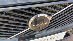 2025 (25) VOLVO XC60 2.0 B5P Plus Dark 5dr AWD Geartronic 5509588