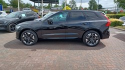 2025 (25) VOLVO XC60 2.0 B5P Plus Dark 5dr AWD Geartronic 5509424
