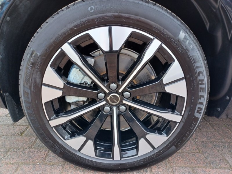 2025 (25) VOLVO XC60 2.0 B5P Plus Dark 5dr AWD Geartronic 5509579