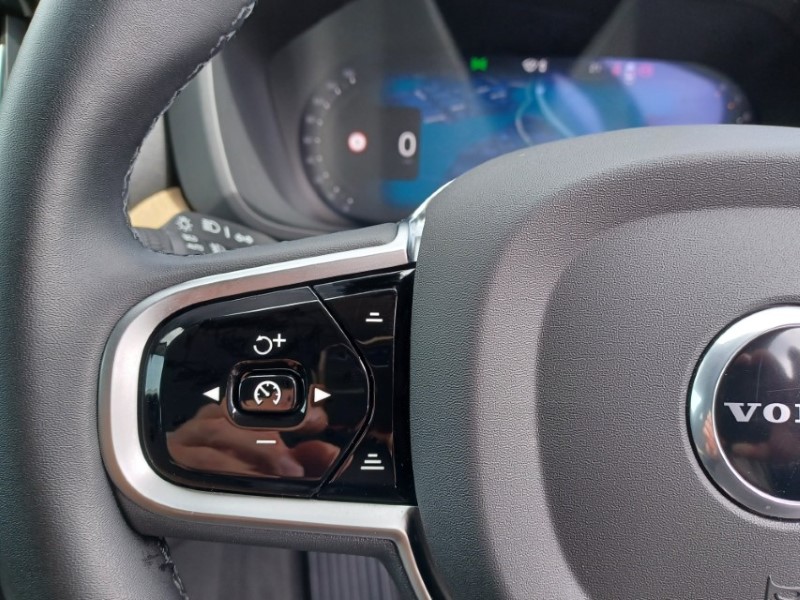 2025 (25) VOLVO XC60 2.0 B5P Plus Dark 5dr AWD Geartronic 5509430