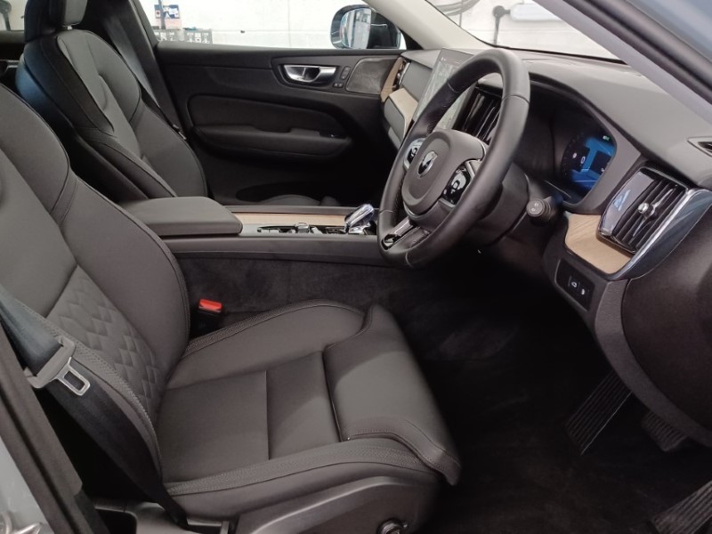 2025 (75) VOLVO XC60 2.0 T6 [350] PHEV Plus Dark 5dr AWD Geartronic 5528510