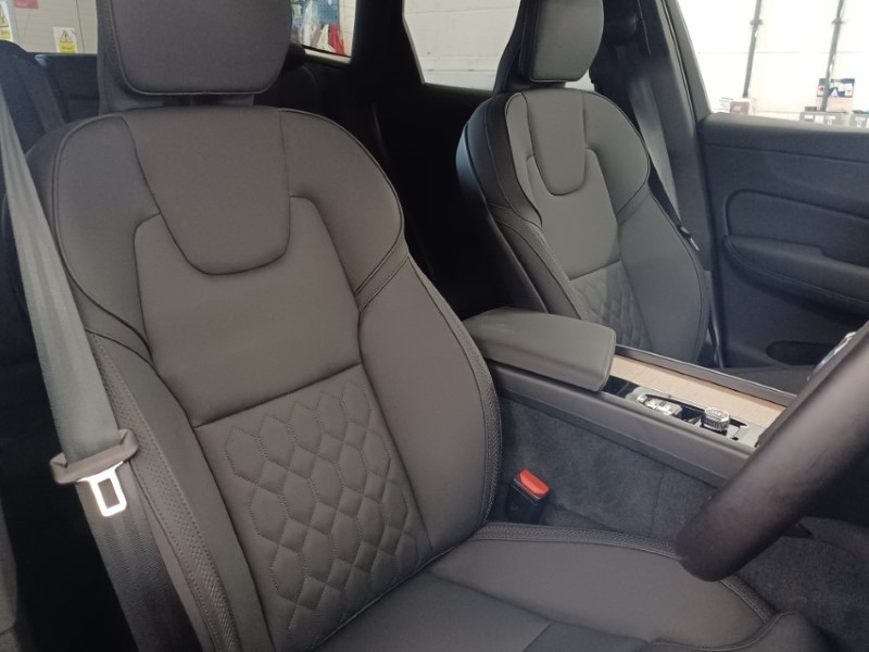 2025 (75) VOLVO XC60 2.0 T6 [350] PHEV Plus Dark 5dr AWD Geartronic 5528511