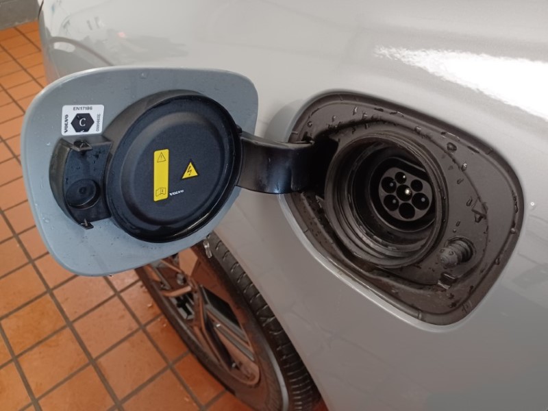 2025 (75) VOLVO XC60 2.0 T6 [350] PHEV Plus Dark 5dr AWD Geartronic 5528531