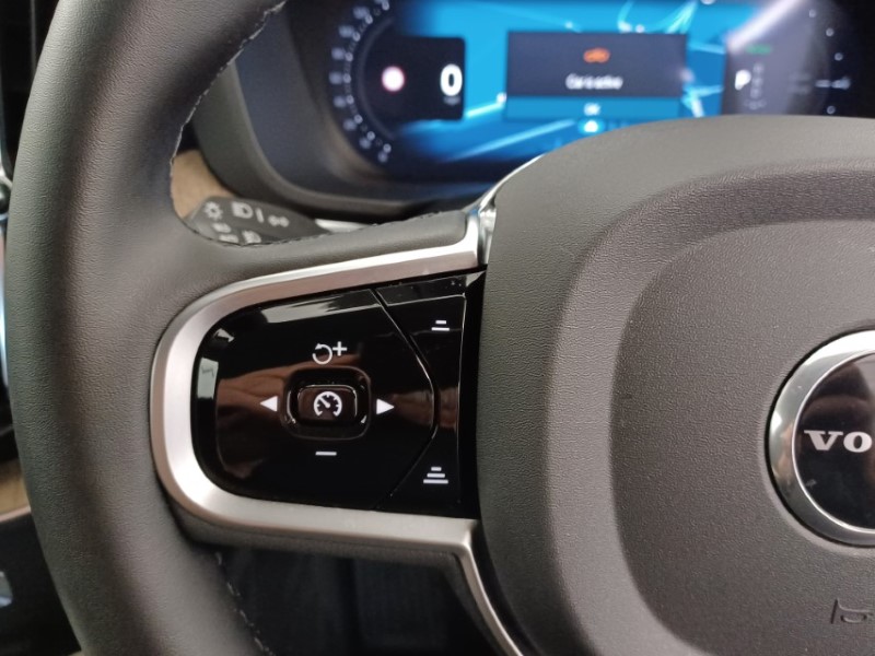 2025 (75) VOLVO XC60 2.0 T6 [350] PHEV Plus Dark 5dr AWD Geartronic 5528496