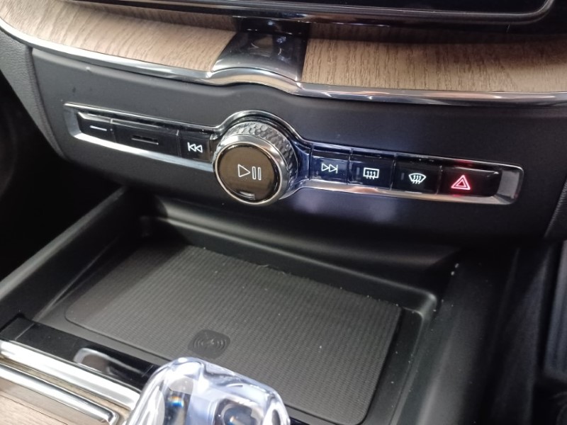 2025 (75) VOLVO XC60 2.0 T6 [350] PHEV Plus Dark 5dr AWD Geartronic 5528499