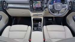 2025 (75) VOLVO XC40 2.0 B3P Ultra Bright 5dr Auto 5516398