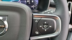 2025 (75) VOLVO XC40 2.0 B3P Ultra Bright 5dr Auto 5516373