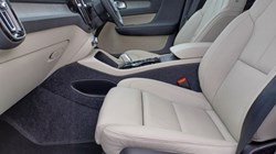 2025 (75) VOLVO XC40 2.0 B3P Ultra Bright 5dr Auto 5516399