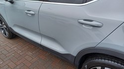 2025 (75) VOLVO XC40 2.0 B3P Ultra Bright 5dr Auto 5516417