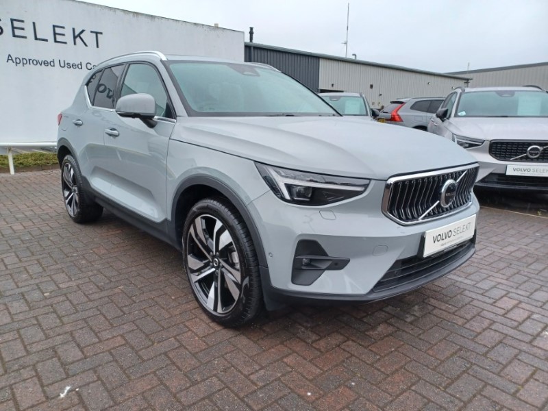 2025 (75) VOLVO XC40 2.0 B3P Ultra Dark 5dr Auto