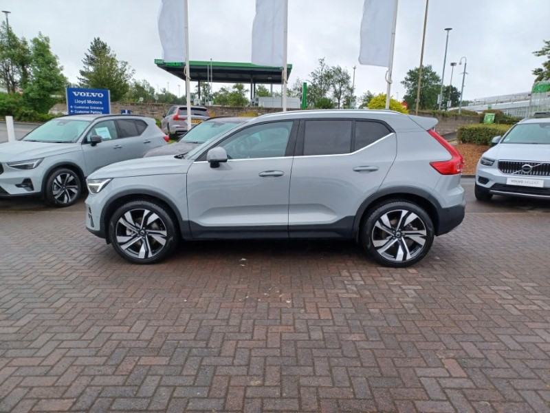 2025 (75) VOLVO XC40 2.0 B3P Ultra Bright 5dr Auto 5516303
