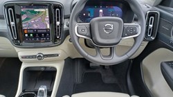 2025 (75) VOLVO XC40 2.0 B3P Ultra Bright 5dr Auto 5516397