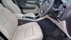 2025 (75) VOLVO XC40 2.0 B3P Ultra Bright 5dr Auto 5516392