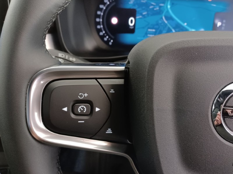 2025 (75) VOLVO XC40 2.0 B4P Plus Black Edition 5dr Auto 5567872