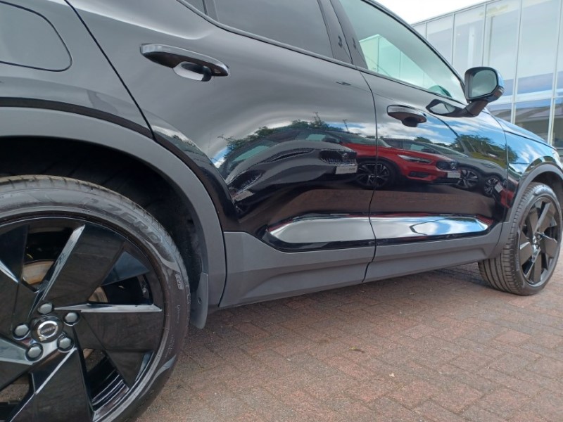 2025 (75) VOLVO XC40 2.0 B4P Plus Black Edition 5dr Auto 5567910