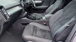 2025 (75) VOLVO XC40 2.0 B4P Plus Black Edition 5dr Auto 5568192