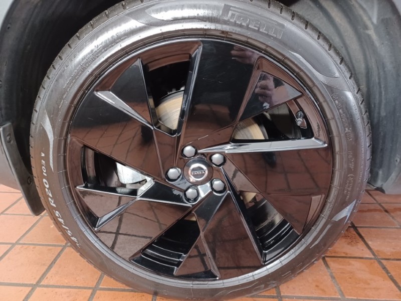 2025 (75) VOLVO XC40 2.0 B4P Plus Black Edition 5dr Auto 5567900