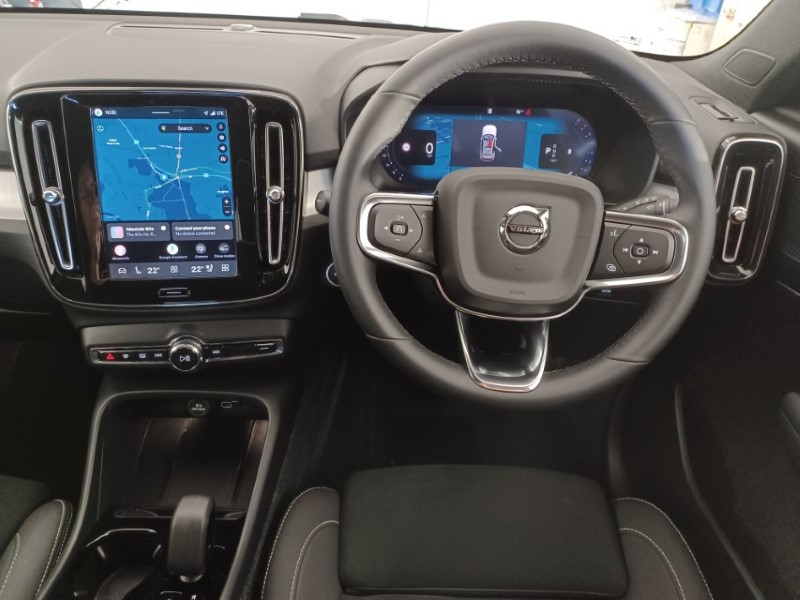 2025 (75) VOLVO XC40 2.0 B4P Plus Black Edition 5dr Auto 5567898
