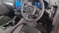 2025 (75) VOLVO XC40 2.0 B4P Plus Black Edition 5dr Auto 5567893