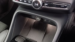 2025 (75) VOLVO XC40 2.0 B4P Plus Black Edition 5dr Auto 5567874