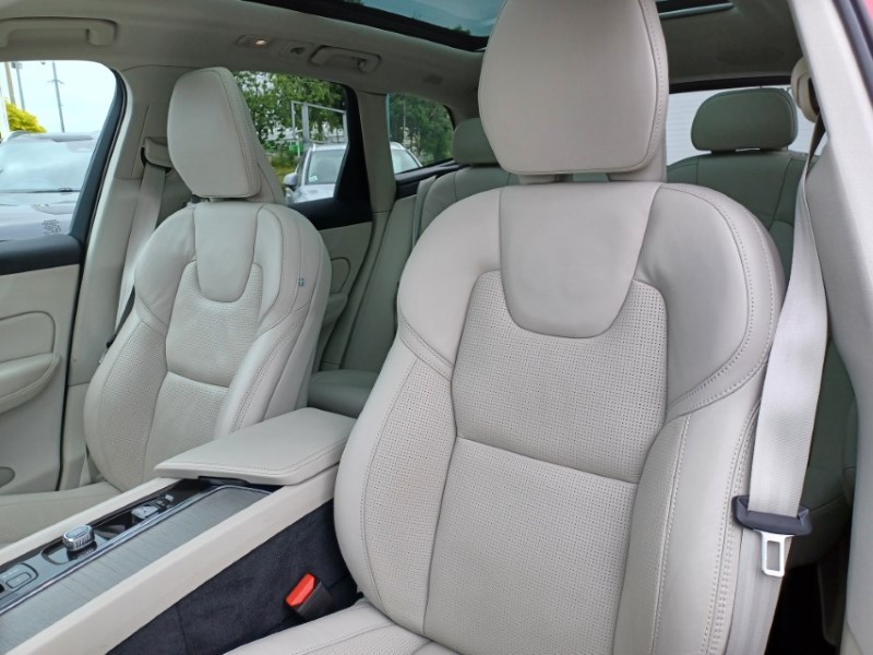2024 (74) VOLVO XC60 2.0 T8 [455] PHEV Ultra Dark 5dr AWD Geartronic 5512081
