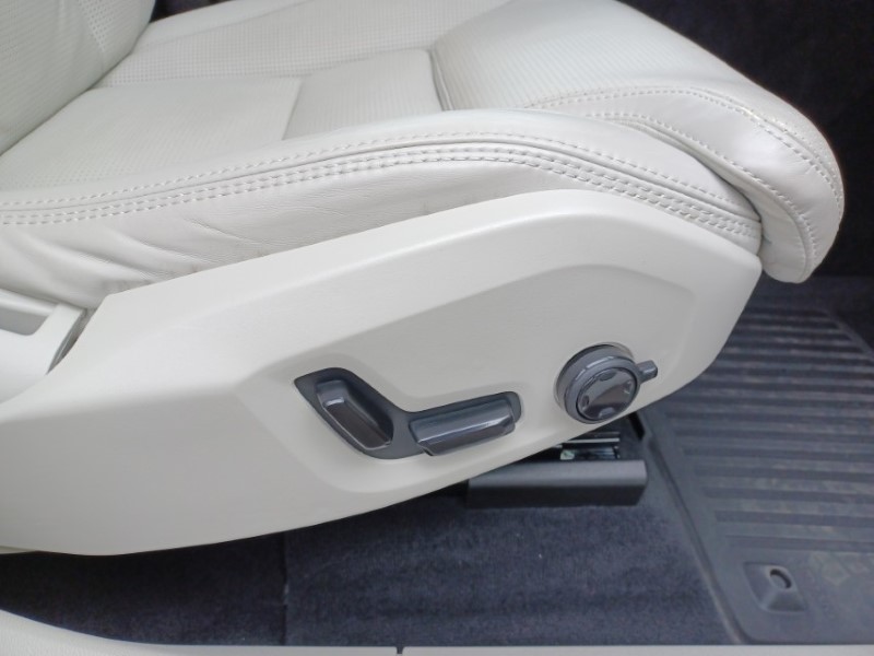 2024 (74) VOLVO XC60 2.0 T8 [455] PHEV Ultra Dark 5dr AWD Geartronic 5512063