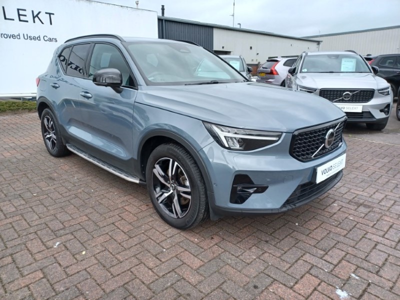 2023 (23) VOLVO XC40 2.0 B3P Plus Dark 5dr Auto