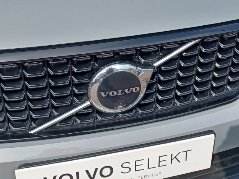 2023 (73) VOLVO XC40 2.0 B3P Plus Dark 5dr Auto 5535481