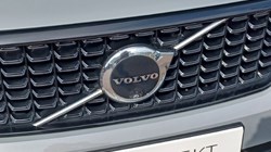 2023 (73) VOLVO XC40 2.0 B3P Plus Dark 5dr Auto 5535481