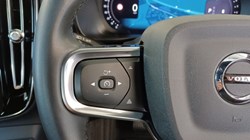2023 (73) VOLVO XC40 2.0 B3P Plus Dark 5dr Auto 5535432