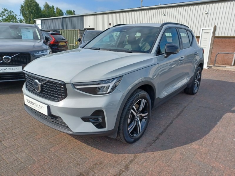 2023 (73) VOLVO XC40 2.0 B3P Plus Dark 5dr Auto 5535423