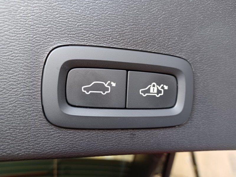 2023 (73) VOLVO XC40 2.0 B3P Plus Dark 5dr Auto 5535462
