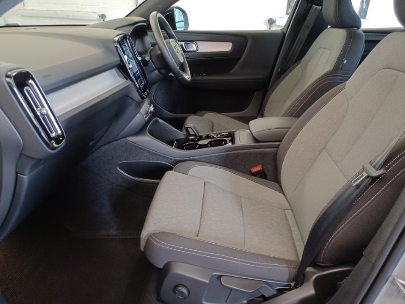 2023 (73) VOLVO XC40 2.0 B3P Plus Dark 5dr Auto 5535464