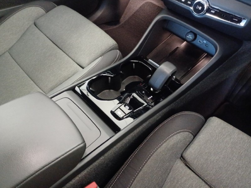 2023 (73) VOLVO XC40 2.0 B3P Plus Dark 5dr Auto 5535447