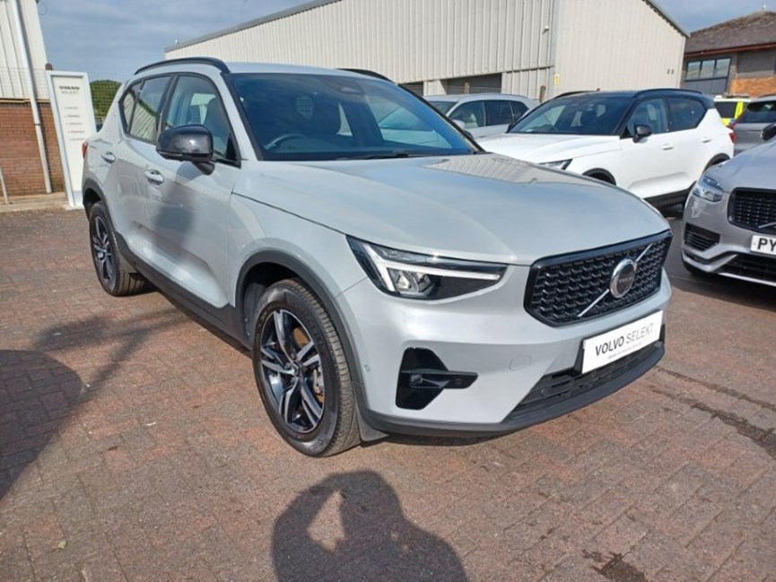 2023 (73) VOLVO XC40 2.0 B3P Plus Dark 5dr Auto