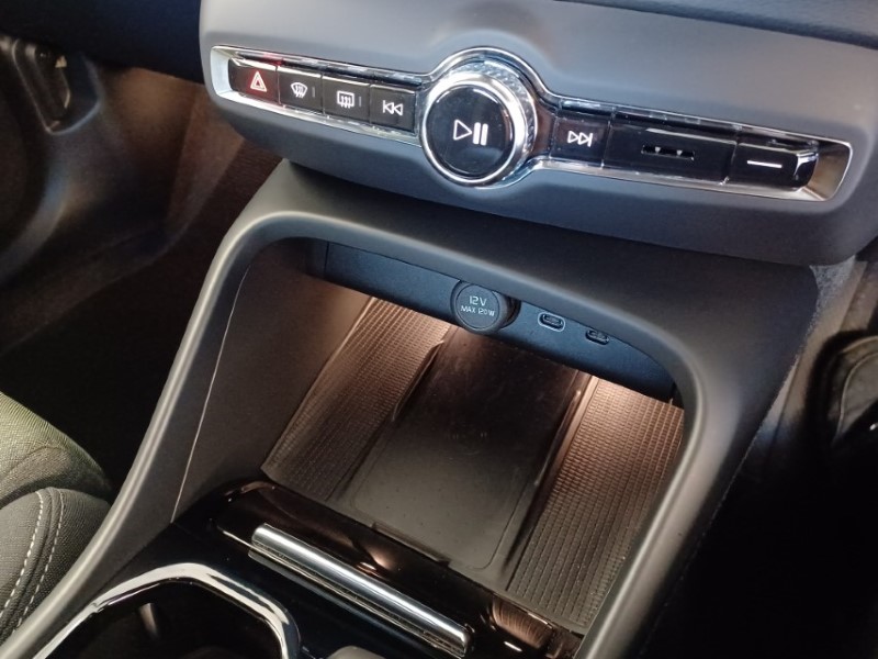 2023 (73) VOLVO XC40 2.0 B3P Plus Dark 5dr Auto 5535434