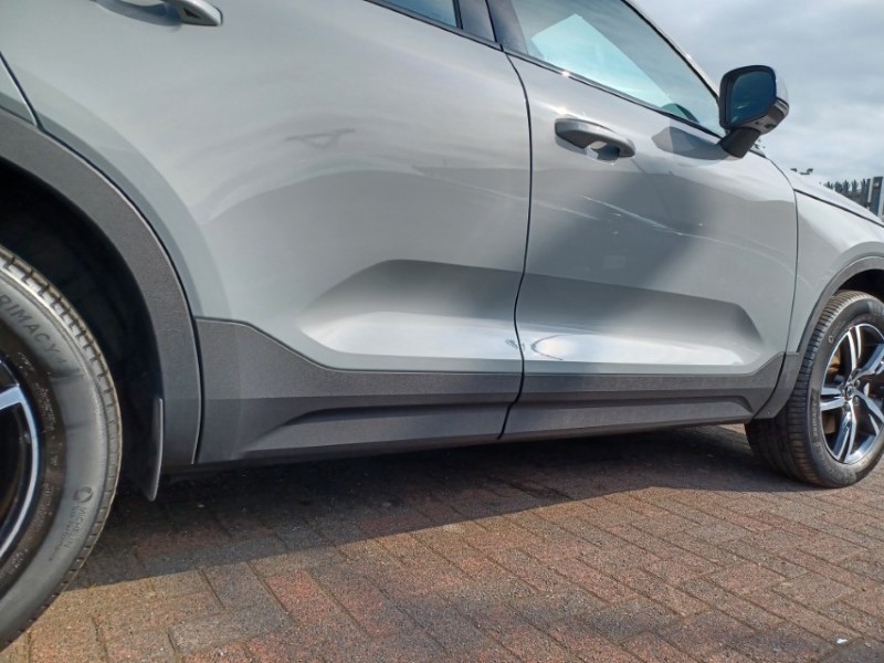 2023 (73) VOLVO XC40 2.0 B3P Plus Dark 5dr Auto 5535477