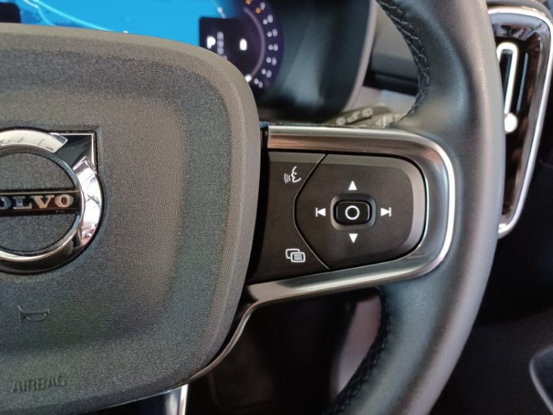 2023 (73) VOLVO XC40 2.0 B3P Plus Dark 5dr Auto 5535433