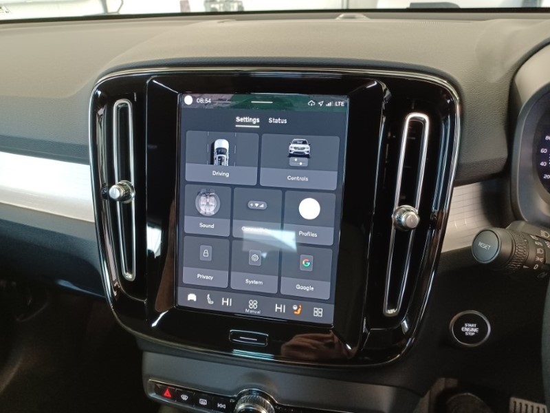 2023 (73) VOLVO XC40 2.0 B3P Plus Dark 5dr Auto 5535437