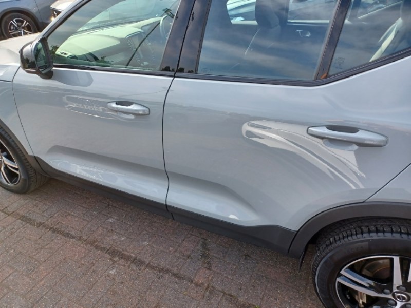 2023 (73) VOLVO XC40 2.0 B3P Plus Dark 5dr Auto 5535483