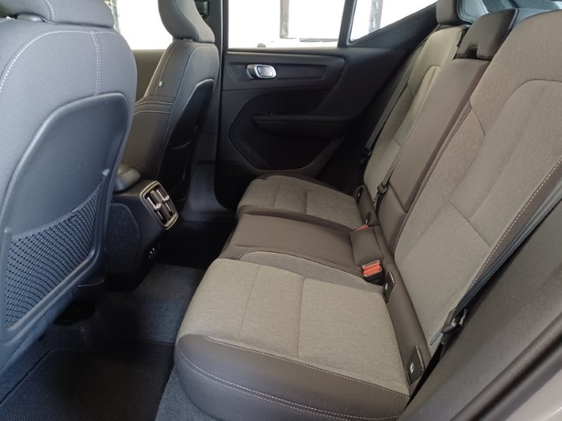 2023 (73) VOLVO XC40 2.0 B3P Plus Dark 5dr Auto 5535469