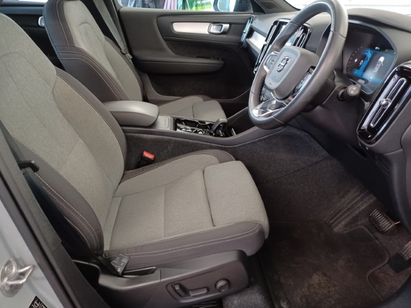 2023 (73) VOLVO XC40 2.0 B3P Plus Dark 5dr Auto 5535452