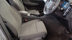 2023 (73) VOLVO XC40 2.0 B3P Plus Dark 5dr Auto 5535452