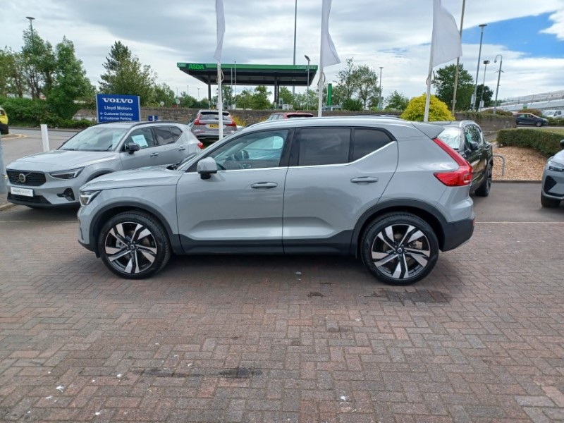 2025 (75) VOLVO XC40 2.0 B3P Ultra Bright 5dr Auto 5533392
