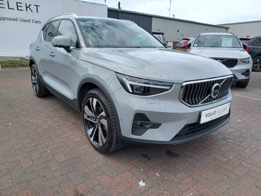 2025 (75) VOLVO XC40 2.0 B3P Ultra Bright 5dr Auto