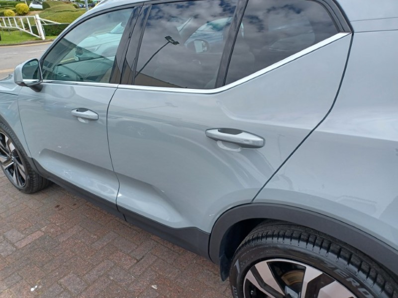 2025 (75) VOLVO XC40 2.0 B3P Ultra Bright 5dr Auto 5533448