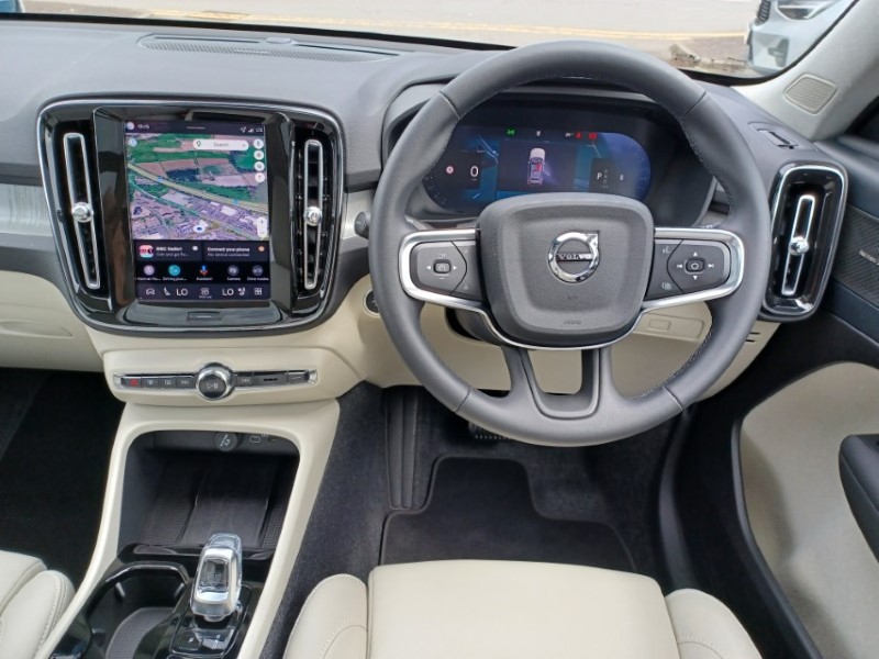 2025 (75) VOLVO XC40 2.0 B3P Ultra Bright 5dr Auto 5533422